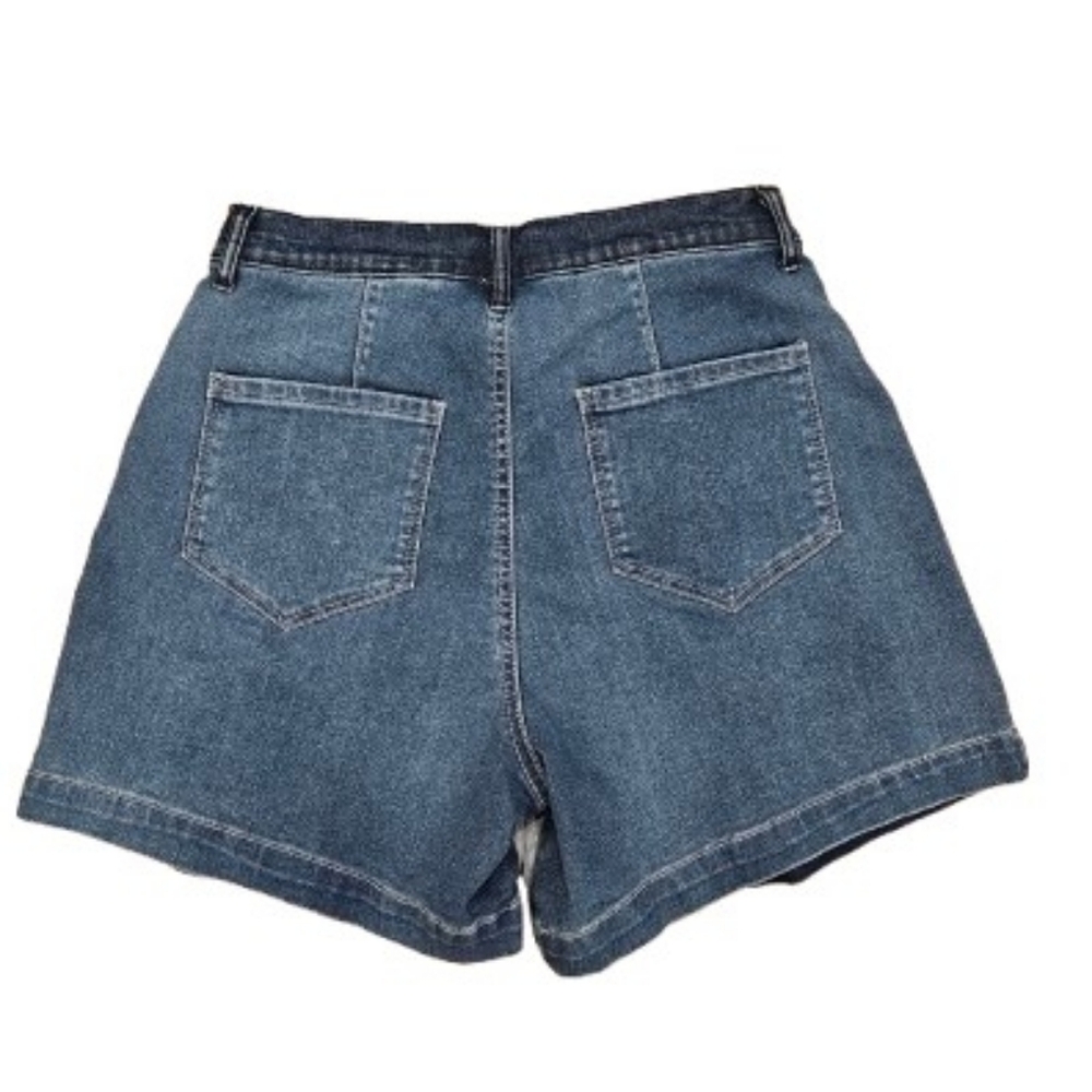 Two-Tone Blue Patchwork Pleated Denim Shorts NWT - image 4